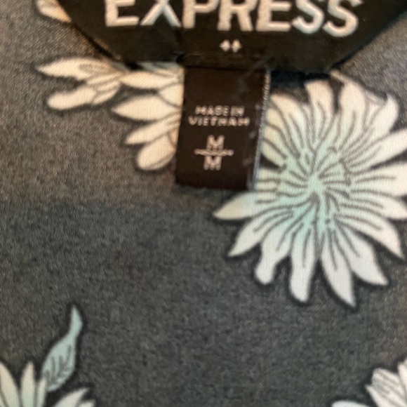 Express Silky Short Sleeve Flowy Short Cuff Black and Teal Floral Top Size M - Picture 8 of 9